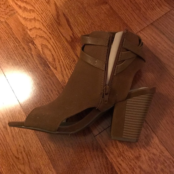 Brown booties - Picture 3 of 5